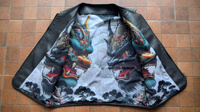 Gilet en cuir noir style crocodile
