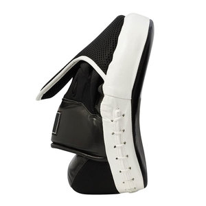 Mitaines d'entraînement ultra-légères pour la boxe et le MMA avec conception respirante et absorption des chocs élevée pour une pratique rapide des coups de poing - Product Image 3