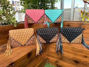 Bolso bandolera de cuero con flecos y patrón de edredón de diseño al por mayor para mujer, bolsos de hombro con entramado de diamantes - Product Image 4