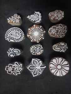 Bloques de Impresión de Madera Sostenibles Tallados a Mano para Impresión Textil, Sellos de Impresión de Tela Grabados, Impresión Artesanal Floral - Product Image 3