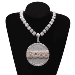 Colgante de plata personalizado estilo hip hop con diamantes de moissanita, corte brillante redondo, joyería llamativa para fiestas y regalos. - Product Image 1
