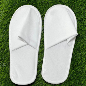 Chaussons jetables blancs pour hôtels et complexes hôteliers – Confortables, légers, en non-tissé, pour l'hôtellerie - Product Image 5