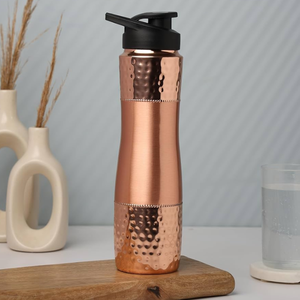 Botella de Agua Ecológica de Cobre de Gran Capacidad, India Pure 750ml, 100% Apta para Beber, con Beneficios Ayurvédicos para la Salud, Ideal para Regalos y Yoga - Product Image 4