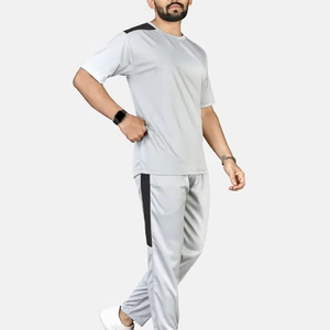 Ensemble de survêtement décontracté pour homme, t-shirt à manches courtes et pantalon de jogging avec empiècements contrastants aux épaules – Meilleure vente - Product Image 3