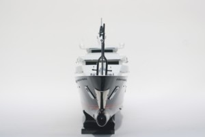 Modèle de yacht moderne en bois artisanal ALFA NERO des îles Cayman, sur pied, pour décoration intérieure, collection ou cadeau d'affaires - Product Image 5