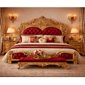 Juego de Cama Queen Size de Terciopelo Rojo con Aspecto Majestuoso, Estilo Corona Real, Acabado Dorado, Muebles de Dormitorio, Compre Juego de Dormitorio Estilo Italiano en EE. UU. - Product Image 1
