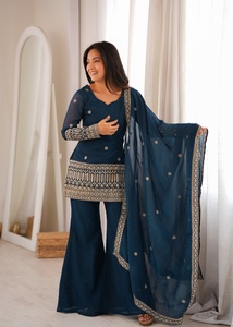 Presentamos una nueva tela de seda crujiente con bordado de lentejuelas y trabajo Jari, conjunto de top con dupatta, pantalón de campana listo para usar. - Product Image 3