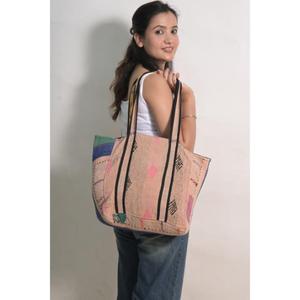 Bolso de Hombro Boho de Algodón Kantha Hecho a Mano en India para Mujer con Cierre Abierto para Todas las Estaciones - Bolso para Compras y Mercado - Product Image 1