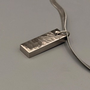 Couteau de chasse artisanal en acier inoxydable BA Enterprises, pendentif de collier, qualité industrielle, taille et épaisseur personnalisables - Product Image 2