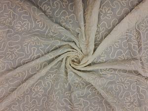 Tissu brodé en coton blanc Dori/Cordon (Ruban) à motif floral abstrait, idéal pour la confection de robes légères – Vente chaude - Product Image 2