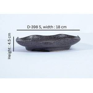Plato Pequeño Negro de Cerámica Sólida con Diseño de Loto, Hecho a Mano, Estilo Japandi, No Tóxico, para Sushi, Aperitivos, Postres, Restaurante, Hotel, Cafetería - Product Image 5