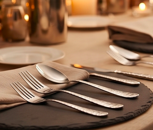 Ensemble de couverts en métal martelé, design minimaliste, finition miroir haute brillance, résistant à la rouille, pour les dîners de mariage - Product Image 6