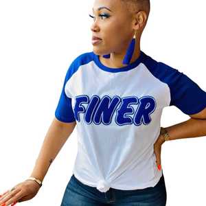 Camiseta Zeta Phi Beta de Manga Raglán Azul y Blanca con Bordado de Letras Griegas en Chenilla para Mujer, Corte Elegante - Product Image 3