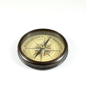 Boussole à bouton poussoir en laiton nautique antique boussole à cadran solaire de poche pour la navigation activités de plein air Camping randonnée - Product Image 2