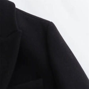 Nouvelle veste longue noire pour femme, coupe ample et amincissante, style épuré et élégant - Product Image 4