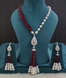Collar Mala de calidad premium con hermosos pendientes de cuentas hidroelásticas, perfecto para fiestas, oficina, diseño elegante y ligero. - Product Image 2