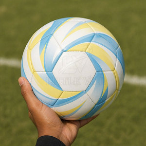 Balón de Fútbol de Calidad, Ligero y Cómodo, Superficie de PU Impermeable, Construcción Resistente Cosida a Máquina, Opciones Personalizables - Product Image 2
