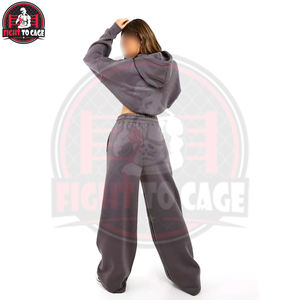 Survêtements pour hommes à logo personnalisé, à capuche, décontractés, unis, pour l'entraînement et le jogging, en matière de haute qualité, coupe épaules tombantes et style évasé - Product Image 2