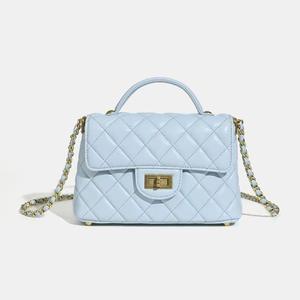 Sac à main de luxe pour femme en cuir véritable, motif losanges, fermeture à rabat, forme carrée - Product Image 5