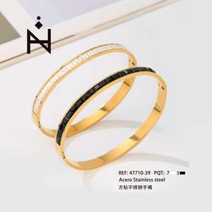 Bracciale Angelina in Acciaio Inossidabile con Diamanti Quadrati, Intarsio Oro e Nero, Gioielli da Donna - Product Image 1