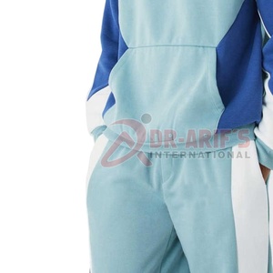 Fabricant de vêtements OEM Ensemble de survêtements légers de style streetwear à séchage rapide pour hommes en coton uni pour la saison hivernale à imprimé bouffant - Product Image 5