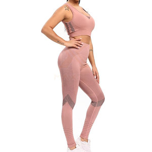 Ensemble de yoga pour femmes de haute qualité, marque privée, couleur et taille personnalisées, respirant, en spandex/polyester, prix bas - Product Image 1