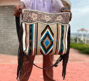 Nueva manta de sillín de cuero mecanizada a mano, monedero de plumas para mujer, vaquera, bolso de transporte oculto occidental, bolso grande con correa cruzada - Product Image 3