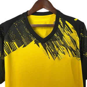เสื้อฟุตบอลเด็ก คอวี สีเหลืองดำ พิมพ์ลายแบบ Heat-Transfer แขนสั้น ระบายเหงื่อได้ดี ทรงปกติ ใส่ได้ทุกฤดู - Product Image 6