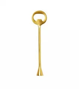 Abridor de botellas ergonómico de aluminio fundido para un agarre cómodo y fácil de usar, que proporciona una experiencia de apertura eficiente - Product Image 1