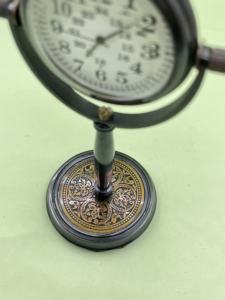 Reloj de Escritorio Decorativo Circular Náutico de Latón Antiguo, Metal Vintage - Product Image 5