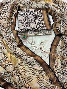 Traje clásico de seda Maheshwari con diseño textil estampado a mano, dupatta de seda y pantalón de algodón cambray, ropa étnica. - Product Image 1