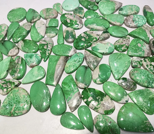 Lot de cabochons en variscite verte naturelle, formes variées (ovales, octogonaux, poires, rondes), pierres lâches à facettes, taille libre, prix de gros - Product Image 3
