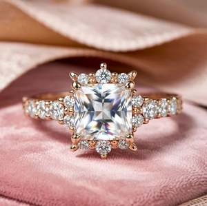 Anillo de Compromiso de Moissanita con Corte Princesa de 1 Quilate, Chapado en Oro de 14K, Engaste de Puntas, Anillo Solitario de Plata de Ley Sólida - Product Image 2