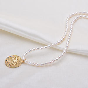 Collier de perles d'eau douce naturelles de 3-4 mm, brillant et impeccable, en forme de mètre, œil d'ange avec pendentif lys blanc, accessoire de mode - Product Image 3