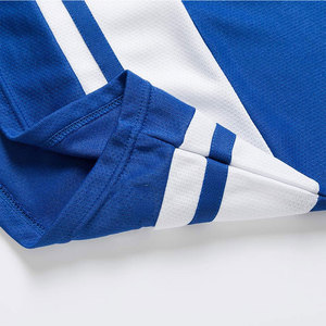 Camiseta de hockey sobre hielo diseñada para una acción de patinaje rápida, tela de textura suave y soporte para un rendimiento atlético confiable. - Product Image 4