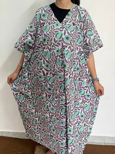 Vestido Kaftán de Algodón Estampado para Mujer con Diseño Artístico de Inspiración Tradicional y Silueta Fluida - Product Image 4