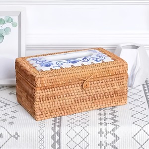 Cubierta de lujo para caja de pañuelos, hecha a mano con ratán y cerámica, de primera calidad, producida al por mayor en Vietnam. - Product Image 1