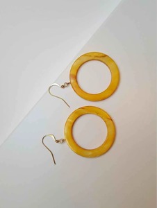 Juego de Aretes Ligeros Personalizados, Diseño Simple de Ángel y Amor en Resina y Madera, Forma Amarilla - Product Image 5