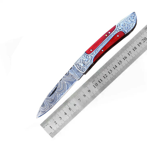 Couteau de poche artisanal en acier Damas, manche en bois d'olivier, gravé, couteau pliant de survie et de camping pour l'extérieur avec étui en cuir - Product Image 6