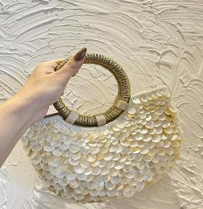 Pochette de soirée tendance artisanale indienne en pierre de cristal brodée, idéale pour les célébrations de mariage et les cadeaux de remerciement - Product Image 1