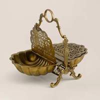 Boîte à biscuits antique Fenton Brothers Twig Frame, motif floral et oiseaux gravés, chauffe-plat personnalisé en laiton Art Déco, argenté et doré, pliable