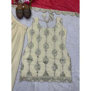 Conjunto de Traje Beige Indio y Pakistaní ND Fancy con Bordado y Lentejuelas, Talla L - Product Image 3