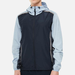 Conjunto Deportivo Personalizado Ligero de Dos Piezas para Hombre, Chaqueta Cortavientos con Capucha de Nailon y Pantalones Jogger para Otoño - Product Image 3