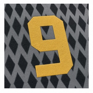 Ensemble de maillots de football américain personnalisables pour hommes, manches courtes, col en V, sublimé gris-jaune, numéro 9, style ajusté - Product Image 4