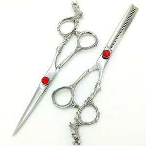 Ciseaux de coiffure professionnels japonais en acier inoxydable, droits et affûtés, avec manche Dragon pour barbier - Product Image 2