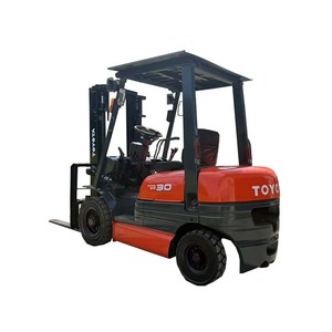 Chariot élévateur Toyota d'occasion en excellent état, 3 tonnes, moteur à roulement, capacité de charge nominale 3 niveaux, 4 mètres de hauteur de levage - Product Image 6