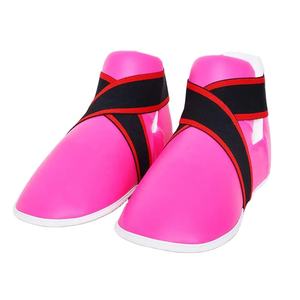 รองเท้ากึ่งสัมผัสคาราเต้ - รองเท้าที่จําเป็นสําหรับการฝึกซ้อมและซ้อมฝ่าในศิลปะการต่อสู้ - Product Image 1