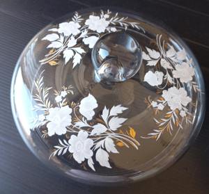 ชามโลหะขนาดใหญ่สไตล์วินเทจพร้อมฝาคริสตัลลายดอกไม้ เหมาะสำหรับใส่ถั่ว ลูกเกด หรือคุกกี้ชิ้นเล็กๆ สำหรับงานเลี้ยงสังสรรค์หรือใช้ในชีวิตประจำวัน - Product Image 6