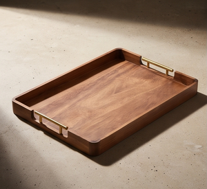 Plateau de service rectangulaire artisanal en bois de manguier, plateau décoratif avec contour lisse et quincaillerie métallique - Product Image 1