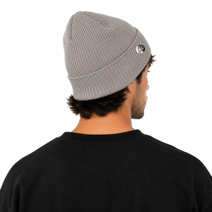 Gorro de punto para hombre con tejido cálido, ajuste elástico, textura clásica y sensación cómoda, ideal para actividades al aire libre en invierno. - Product Image 3